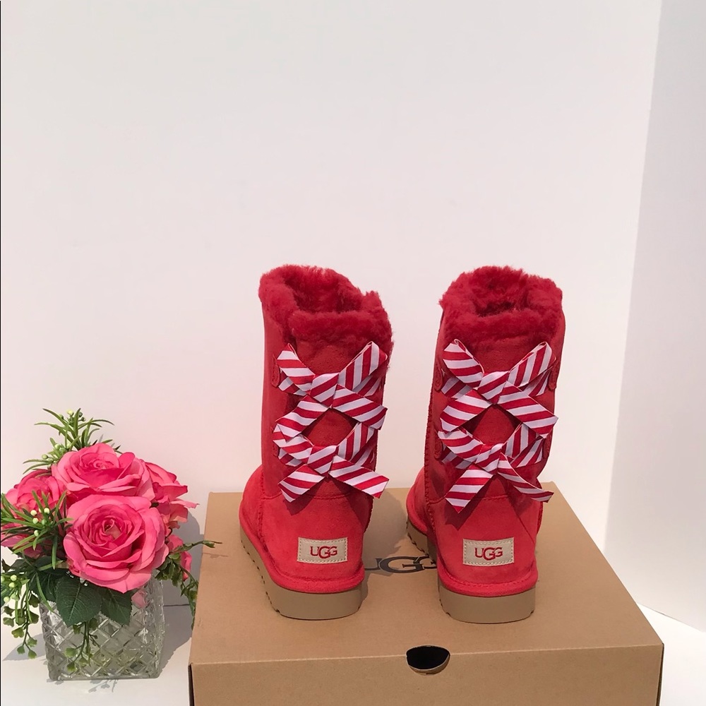 UGG Bailey Bow Diagonal Stripe Boots - Picture 5 of 9